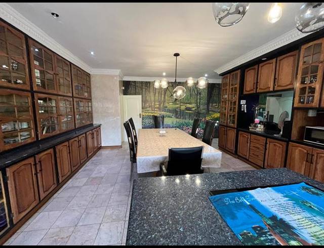 5 BEDROOM HOUSE FOR SALE IN WEBBER